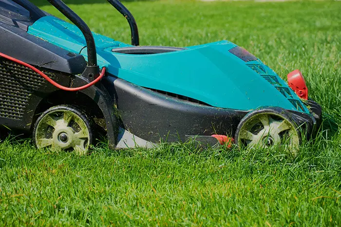 How to Mow A Lawn in Vista CA